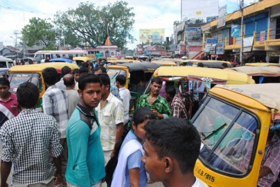 Auto-drivers charging high fare, passengers suffering continue Auto-drivers charging high fare, passengers suffering continue
